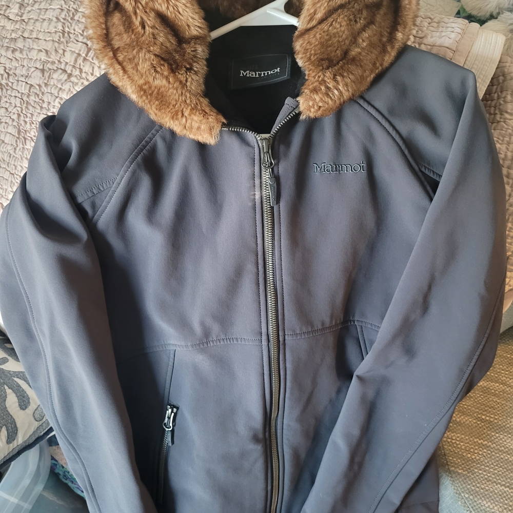 Marmot Gray Jacket with Faux Fur Collar Excellent Used Condition